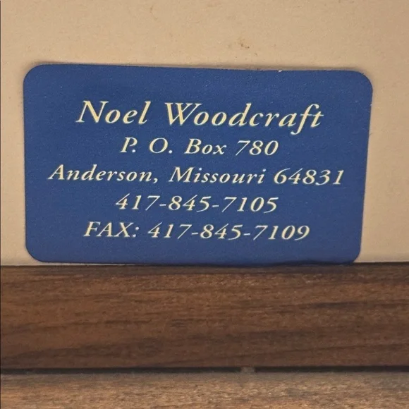 Noel Woodcraft Vintage Country Wood Mantel Clock with Apple Design - Picture 3 of 3